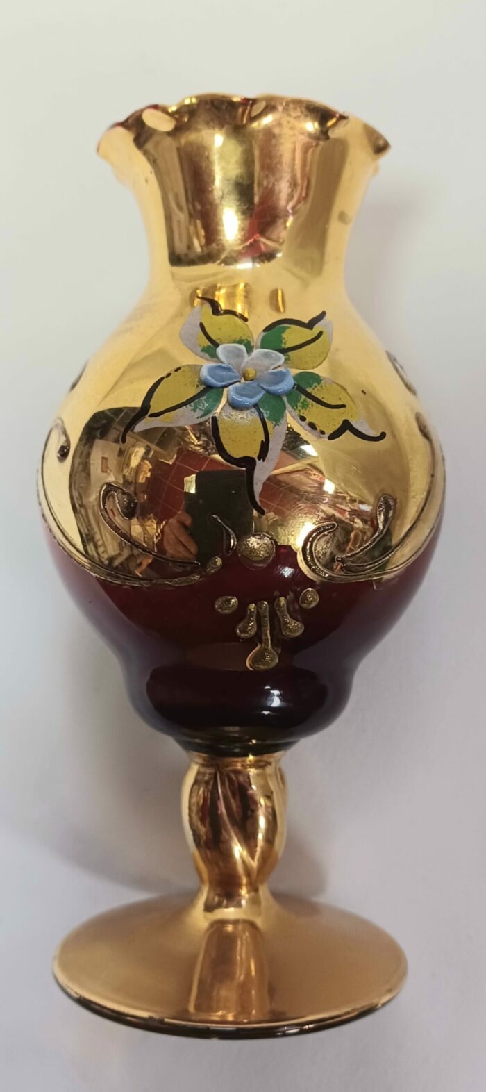 Vase rouge rubis avec dessus cannelé "Murano" et émail fleur de pensée – Image 2