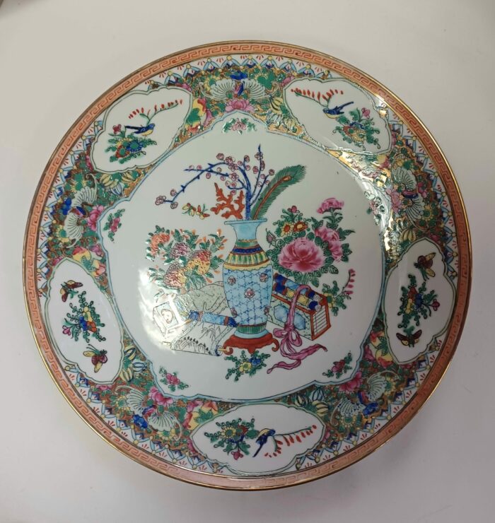 Assiette Chinoise avec support à décor de fleurs et divers - XXe en porcelaine – Image 5