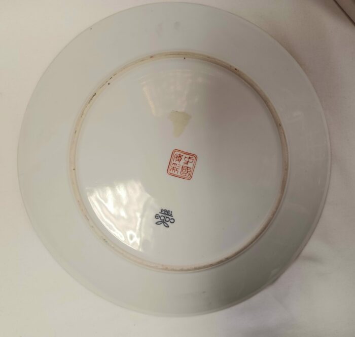 Assiette Chinoise avec support à décor de fleurs et divers - XXe en porcelaine – Image 4