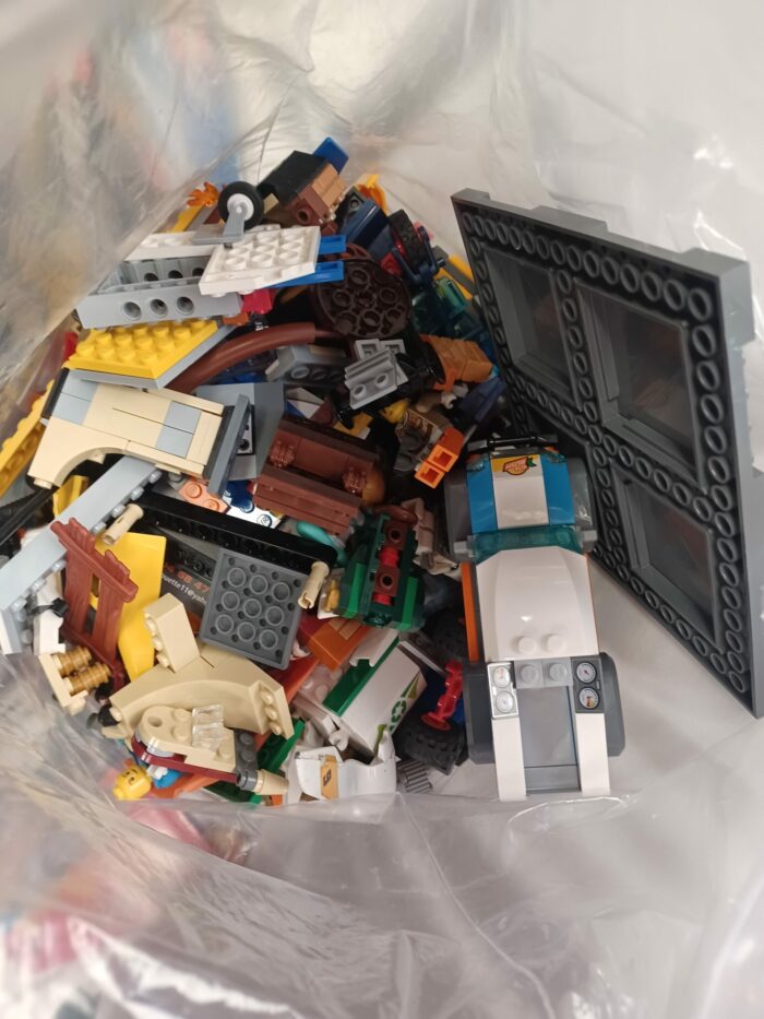 Lot de Lego soit 2,451 kg avec des livrets (star Wars, city, ...) – Image 5