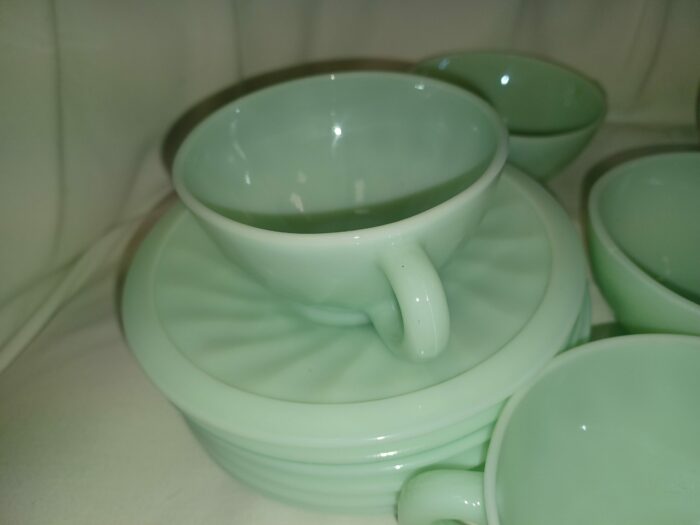 6 anciennes tasses et sous tasses en opaline mint vintage – Image 2