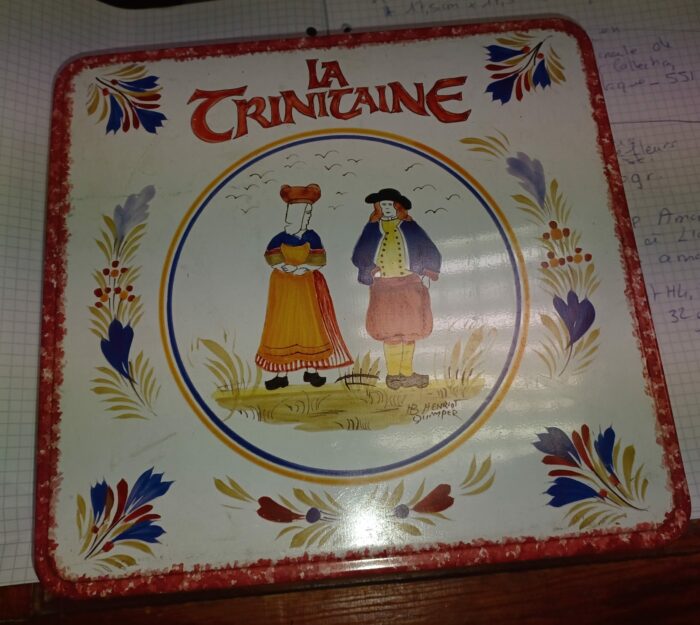 Boite à biscuits de la Biscuiterie La trinitaine en métal de Quimper HB Henriot Massilly France