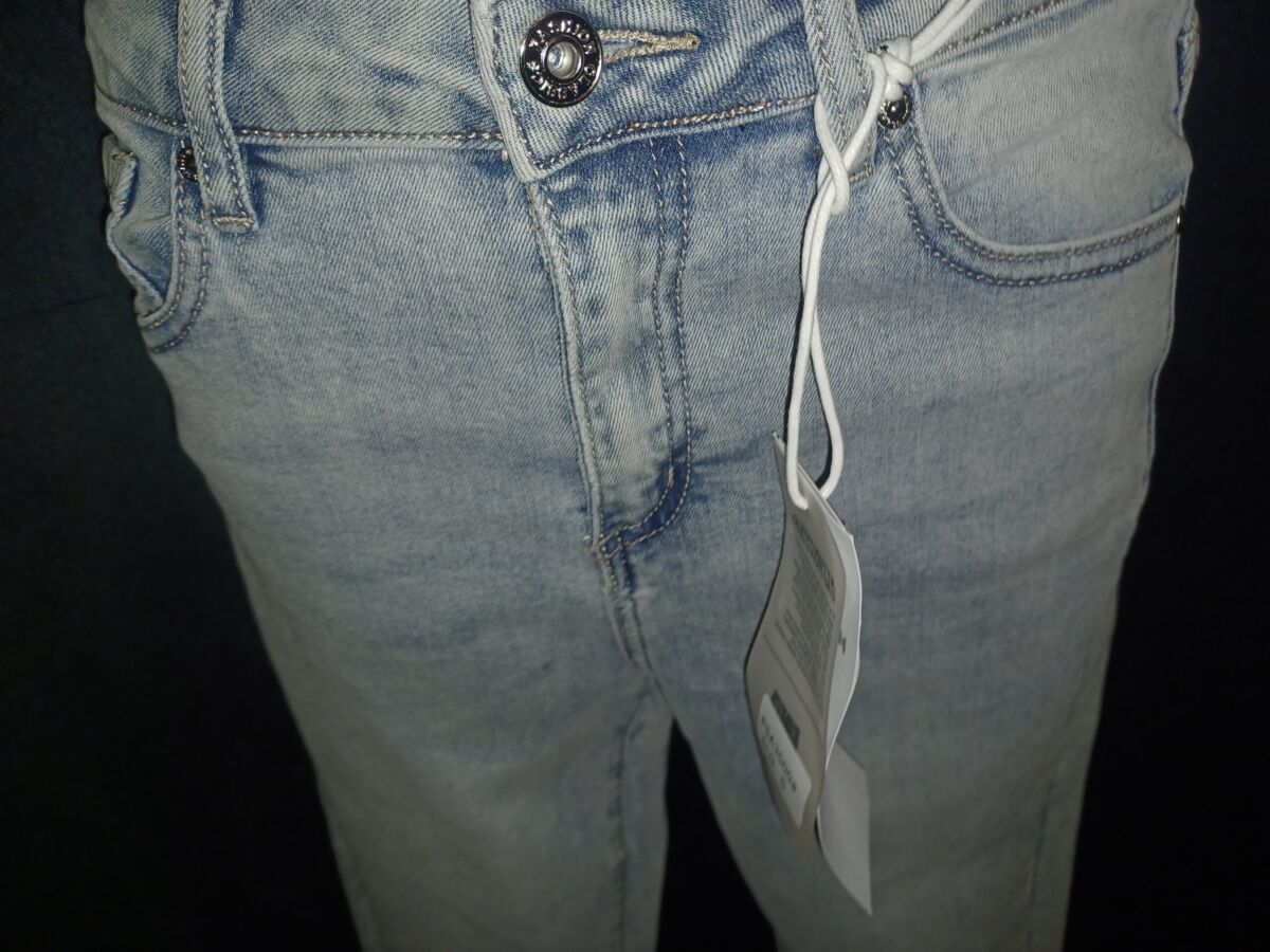 Jean brodé et strass femme denim fit super skinny, Monday premium taille 36/ S, neuf avec étiquette – Image 4