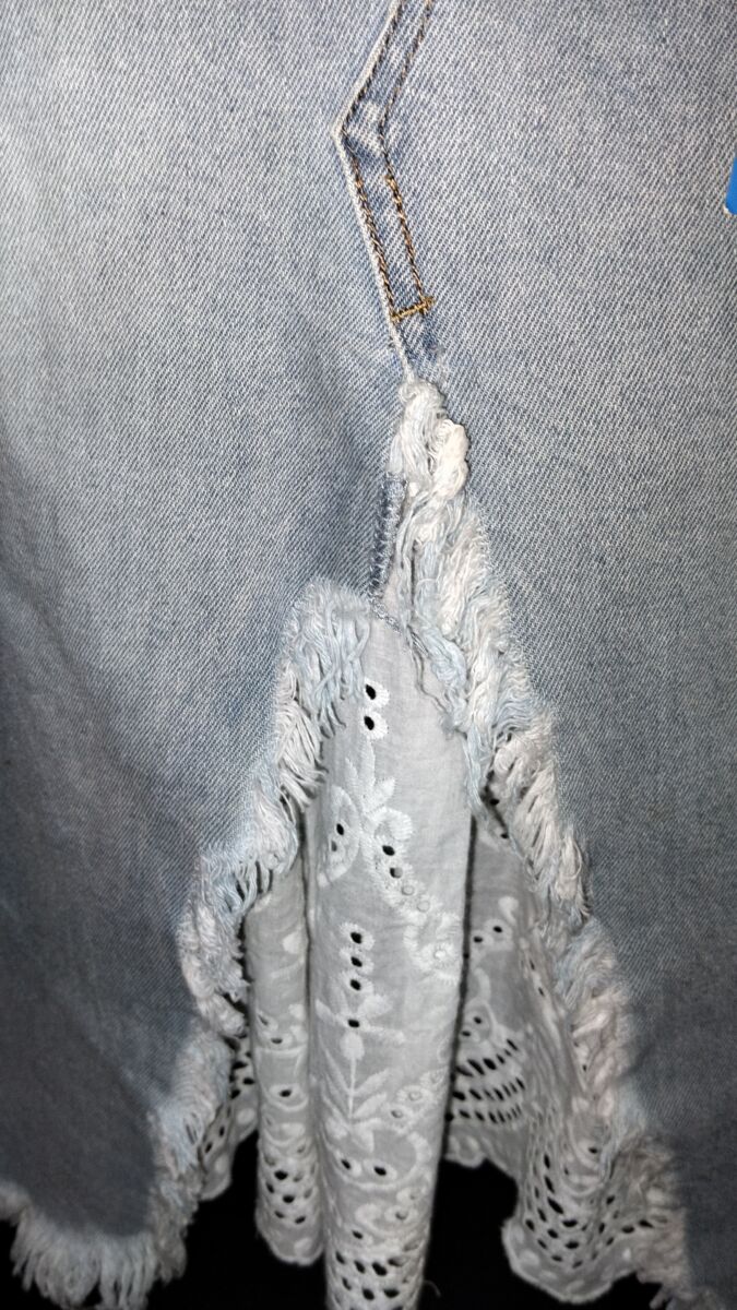 Jupe en jeans, 2 en 1, fente brodée et bords effilochés, taille S, neuf avec étiquette de la marque S.Woman – Image 3