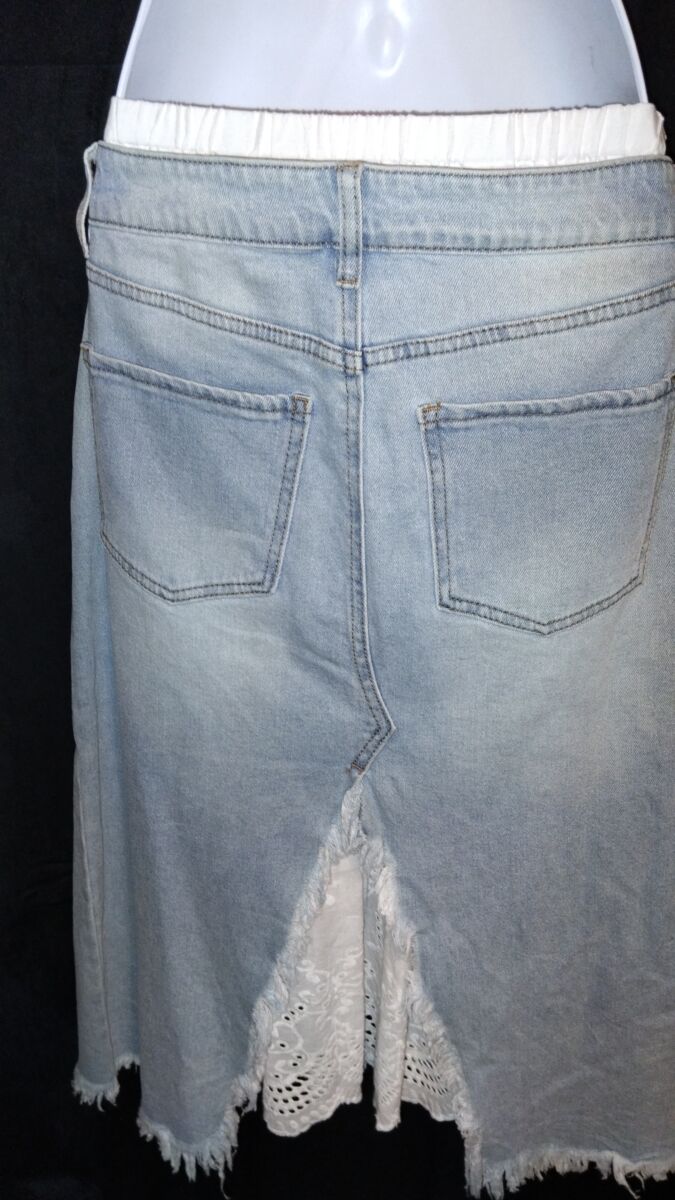 Jupe en jeans, 2 en 1, fente brodée et bords effilochés, taille S, neuf avec étiquette de la marque S.Woman – Image 4