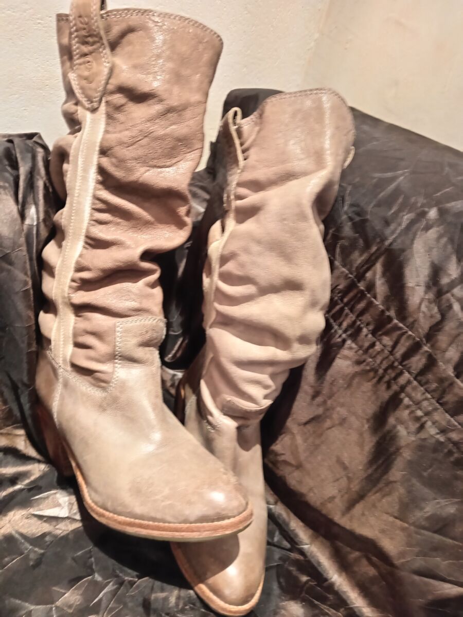 Bottes en cuir femme Diesel taille 37 d'occasion, beige, d'occasion, friperie – Image 2