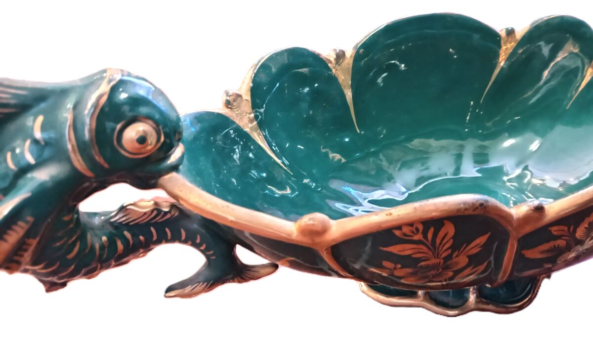 Ancien jardinière/ cache pot/ centre de table en faïence verte et décors dores , anses poissons, art-déco debut XXe siècle – Image 7